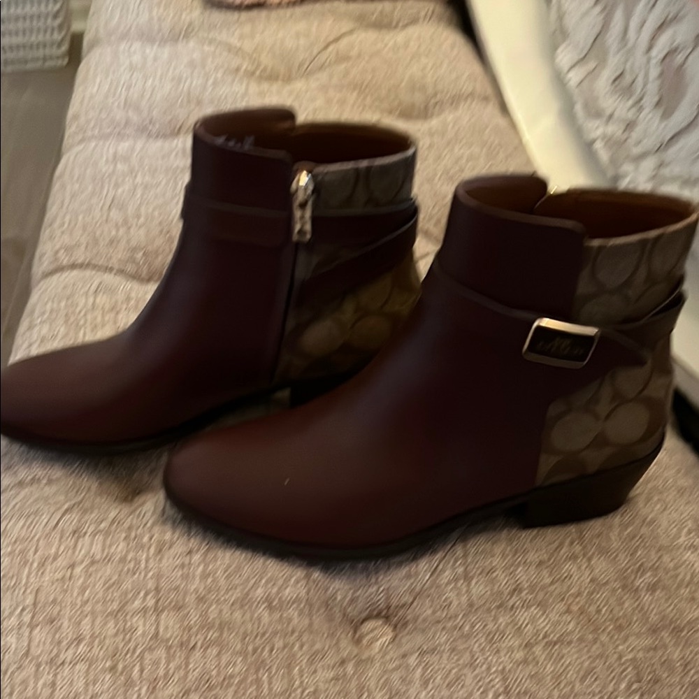 Coach Brown Ankle Boots with Low Heel and Side Zipper